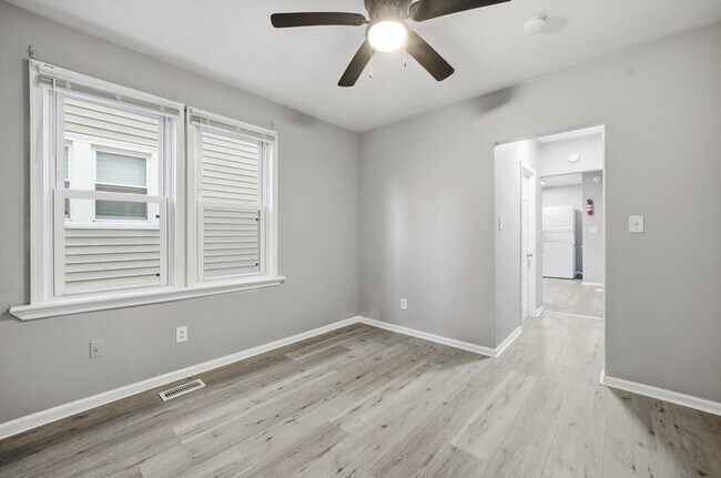 Photo - 243 W 32nd St Unit 1