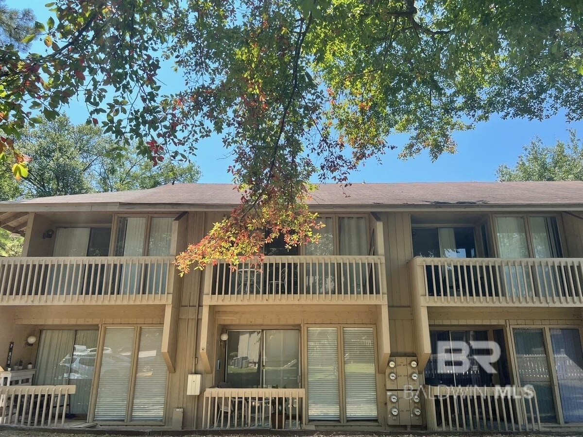 Photo - 2036 Sea Cliff Dr N