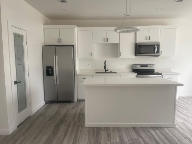 Photo - 708 W Seminole Ave