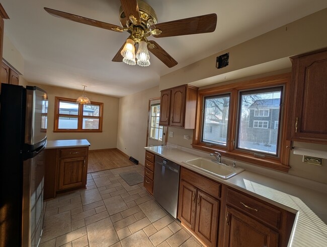 Photo - 503 Lake Ave