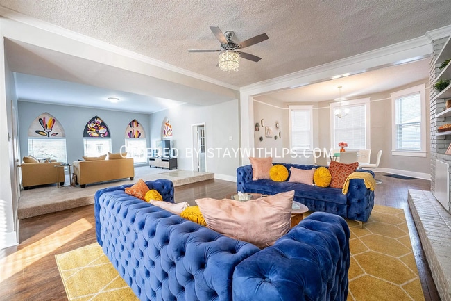 Photo - 2035 Central Ave