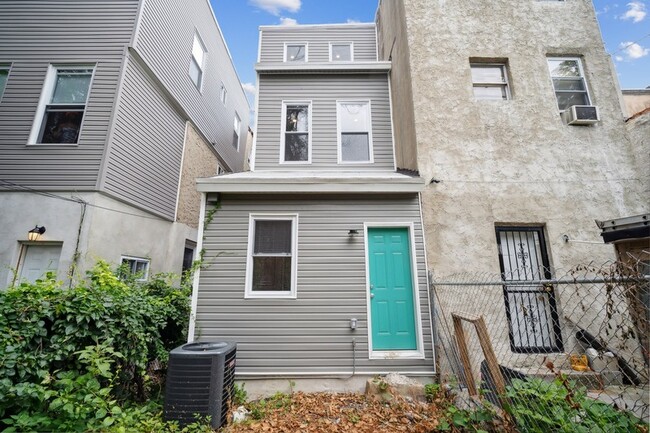 Photo - 406 N 52nd St