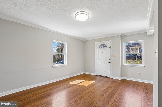 Photo - 2328 Fort Dr