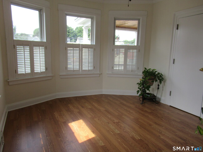 Photo - 112 Bennett St Unidad 2nd floor