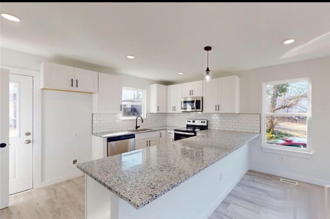 Photo - 613 1st St SW Unit N/A