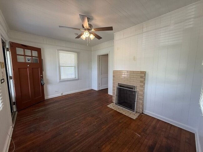 Pensacola - 3 bedroom, 1 bathroom - Old Style Shotgun Home with Original Charm