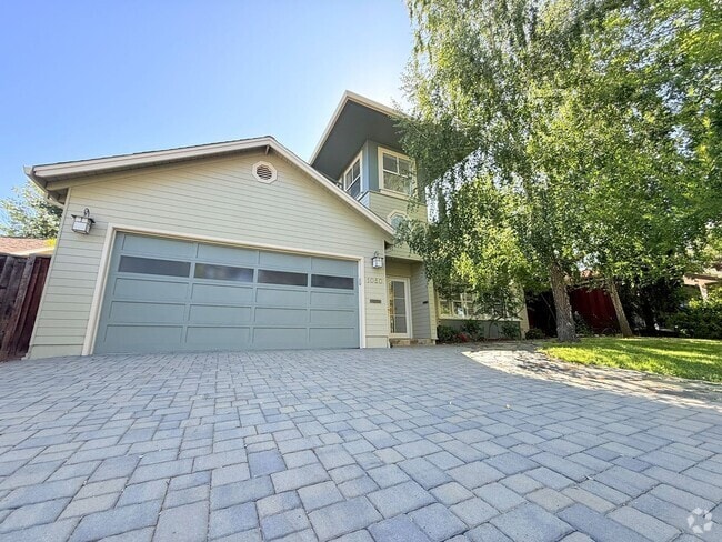 Building Photo - ? Elegant & Expansive Redwood City Home – ...