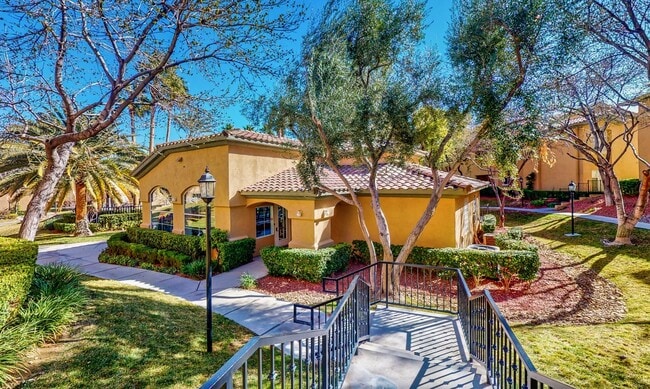 Photo - HOLIDAY SPECIAL! SIGN YOUR LEASE BY DEC 1ST AND RECEIVE YOUR FIRST 2 WEEKS RENT FREE! 

Experienc... Unit #103 BLDG 32