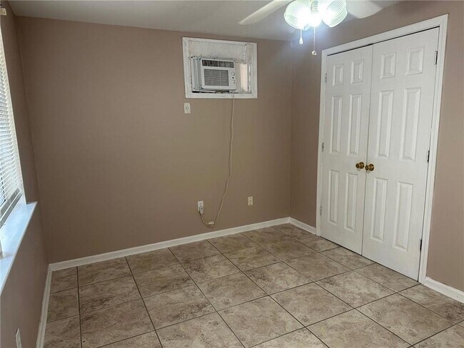 Photo - 213 Rosebud St Unit J