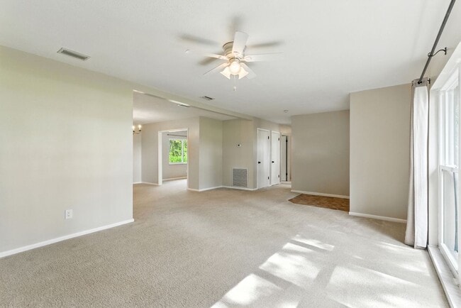 Photo - 2205 Henley Rd
