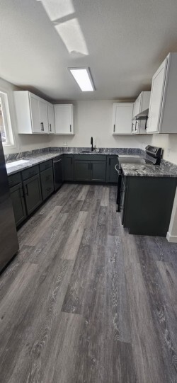 Photo - 618 11th St Apartments