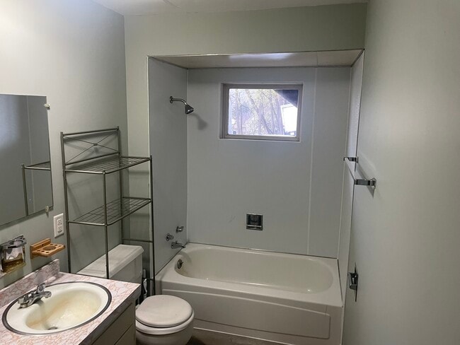 Photo - Herndon Apartments Unit A