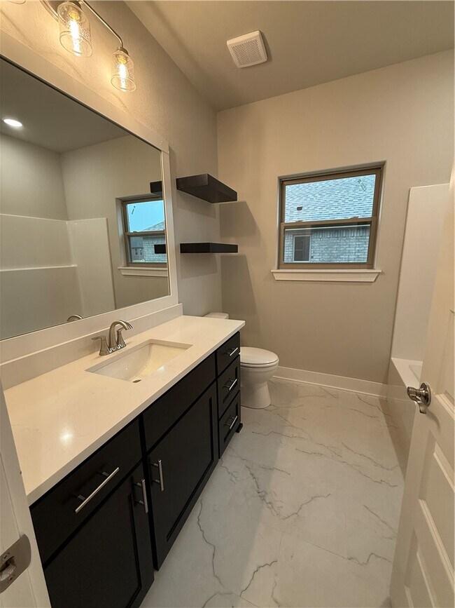 Photo - 2106 Dagan St