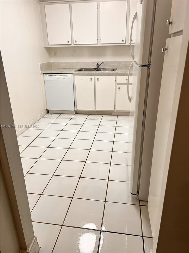 Photo - 700 NW 214th St Unit 219