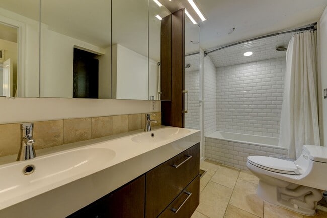 Photo - 303 E Chester St