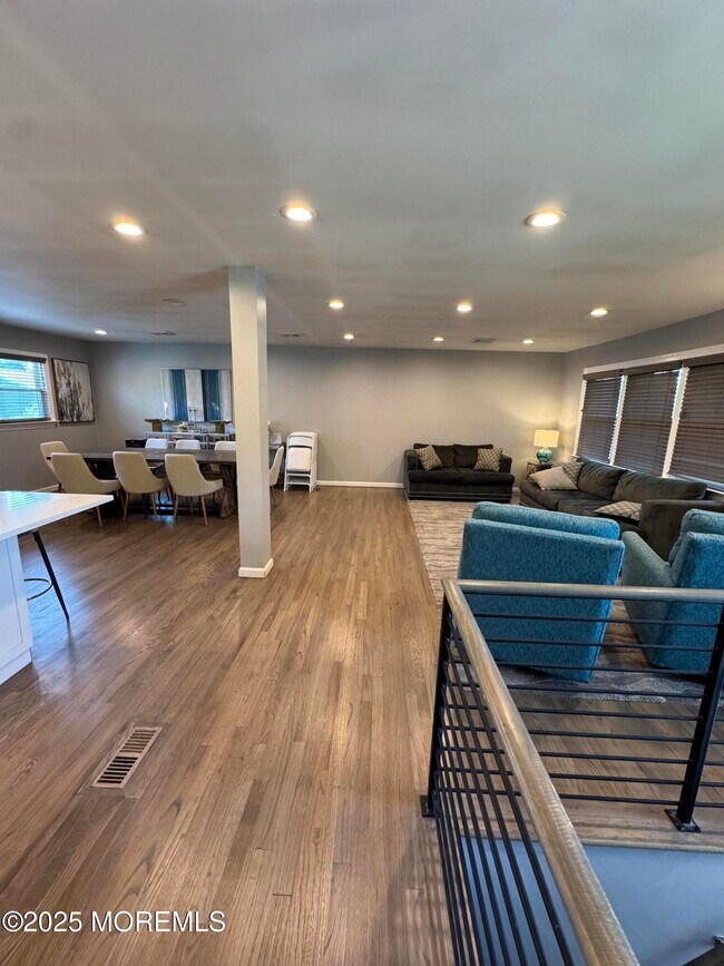 Photo - 280 Oakley Ave