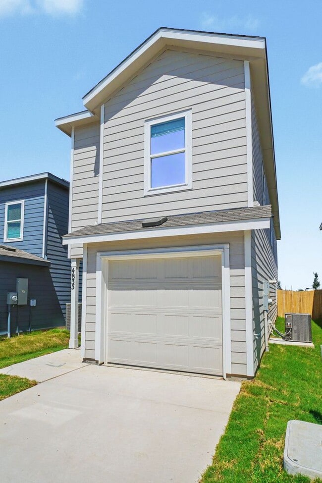 Photo - Gorgeous Open-Concept Home Near Randolph AFB - Realtor Commission: $500