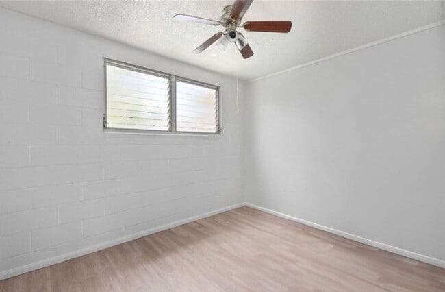 Photo - Nice & Clean 2 bedrooms, 1 bath and 1 parking apartment is located in Waipiolani Building Unit E141