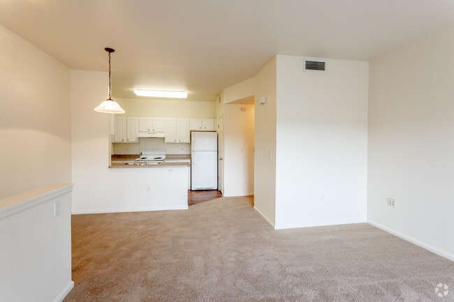 1BD, 1BA - 745 SF