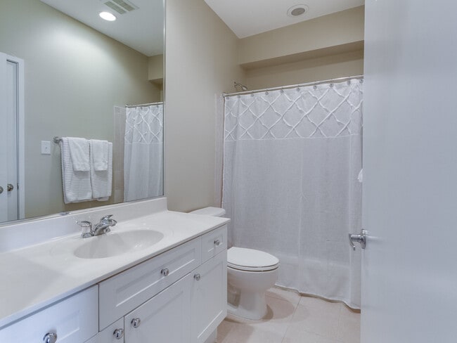 Photo - 1852 Clarendon Blvd