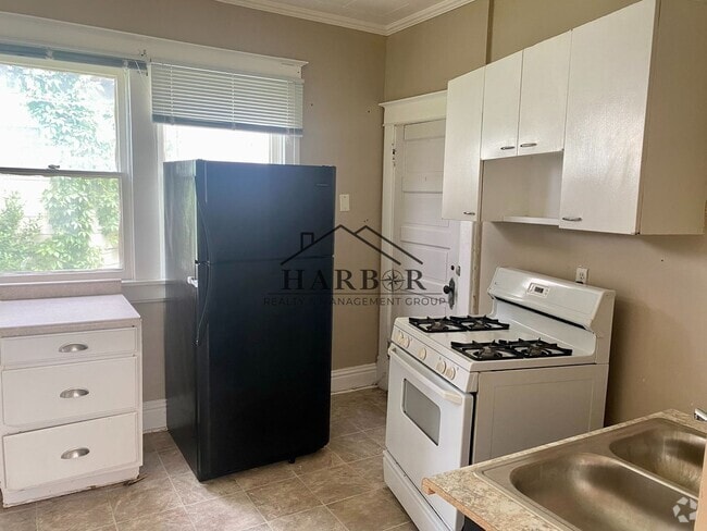 Building Photo - 17 6th Ave SE Rental