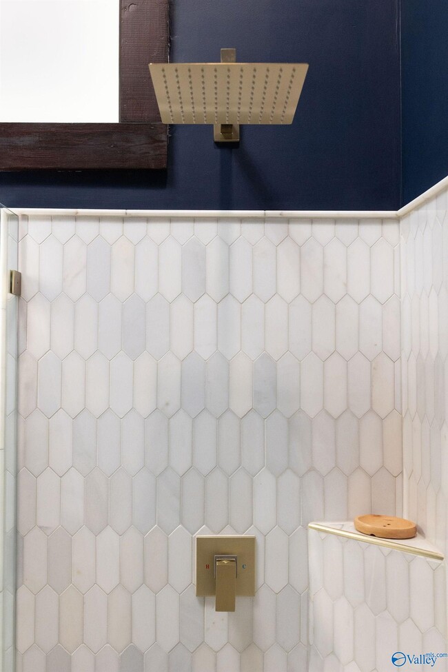 Photo - 719 Bank St NW Unit 1