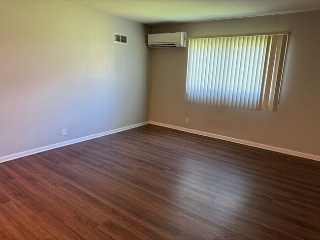Photo - Remodeled 1 Bedroom Apartment!!! Walk to the Square or Steps from Sumner Regional Hospital