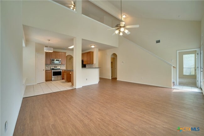 Photo - 121 Park Ln