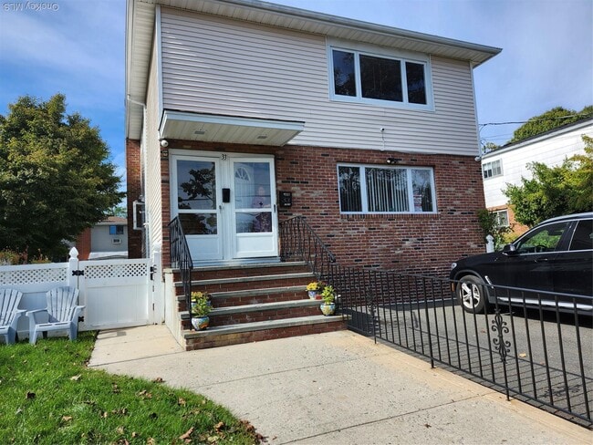 Photo - 33 Graywood Rd