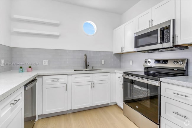 Building Photo - 4465 SW 160th Ave Rental
