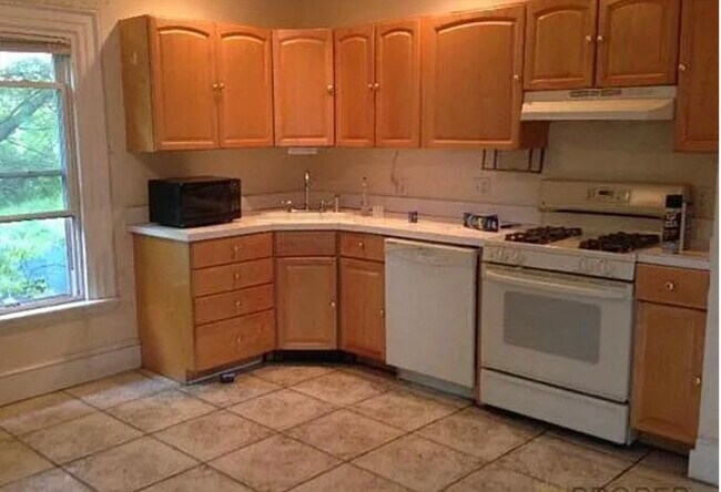 Photo - 399 Newtonville Ave Unit 2