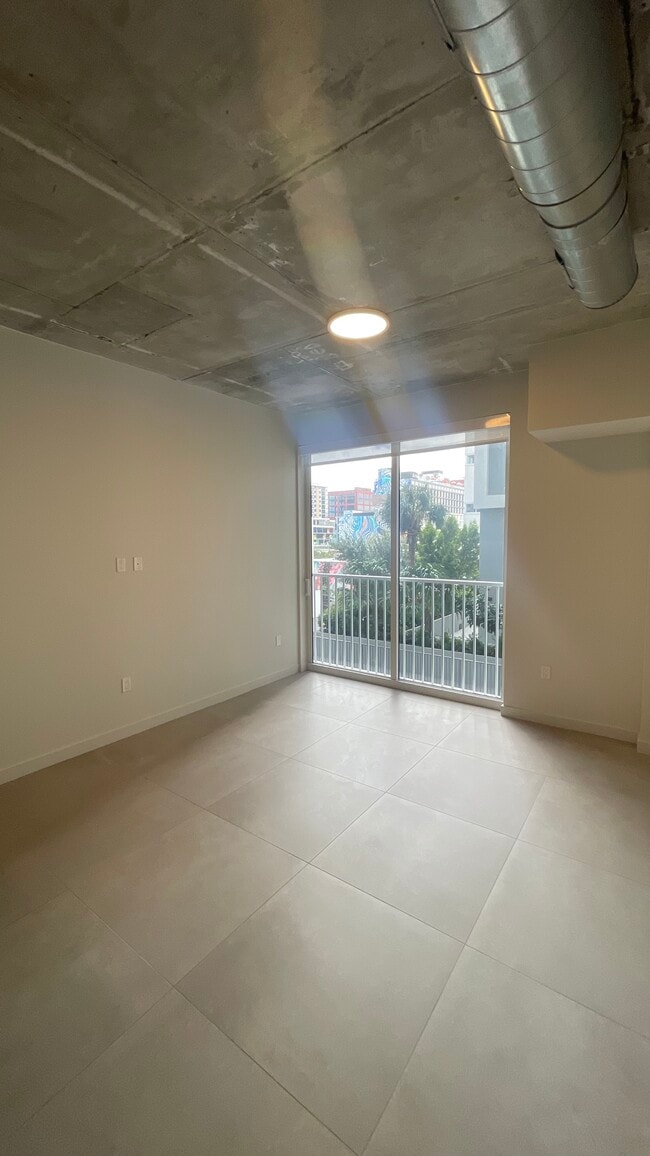 163 NW 26th St Unit A2