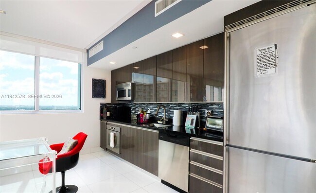 Photo - 92 SW 3rd St Unit 3005