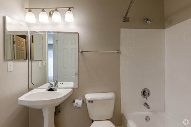 Studio - Willow - Bathroom