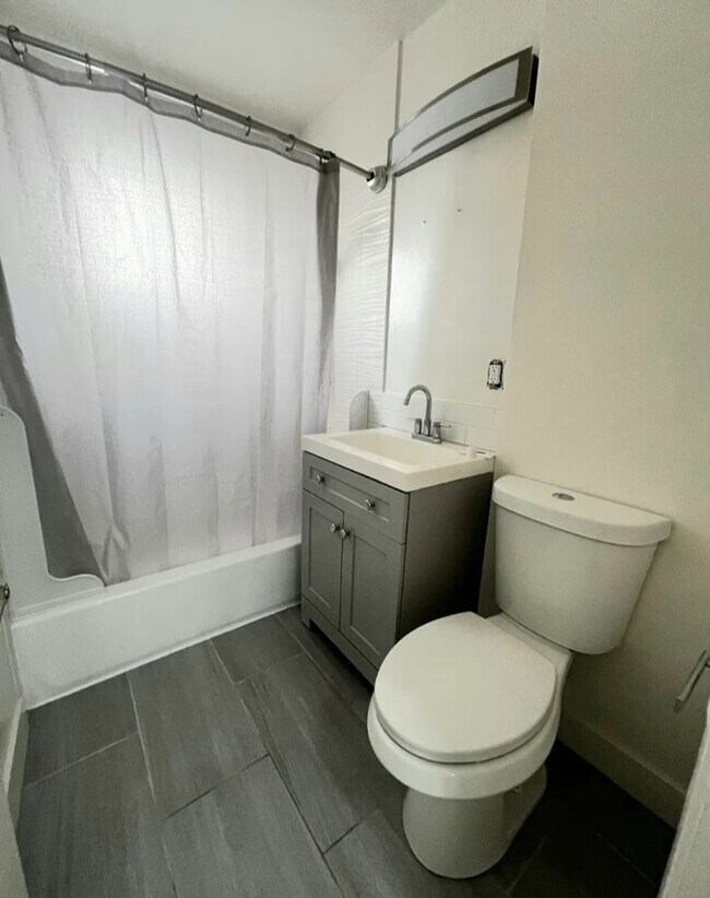 17001 Vanowen St, Van Nuys, CA 91406
