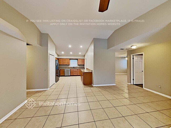 Photo - 715 Foxglove Pl