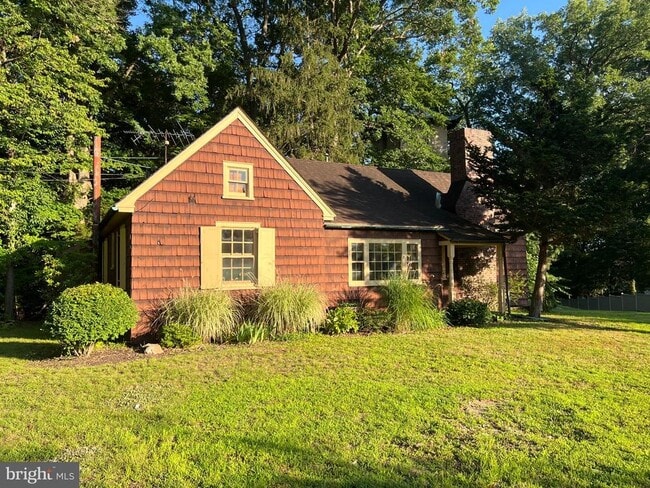 Photo - 51 Elfman Dr