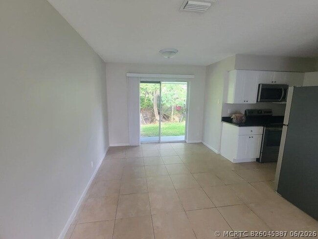 Photo - 242 SE 24th Ave