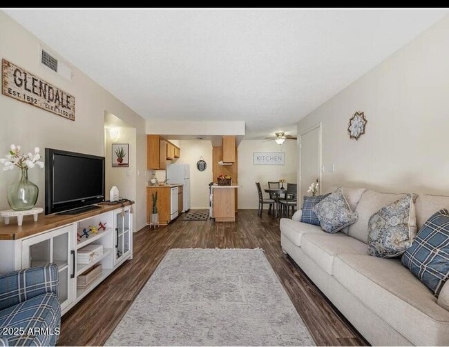 Photo - 5750 N 59th Ave Unidad 1B