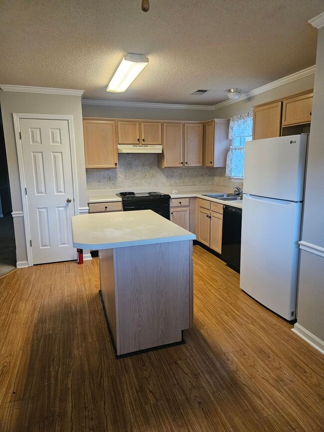 Photo - Available Now! half off first months rent special!