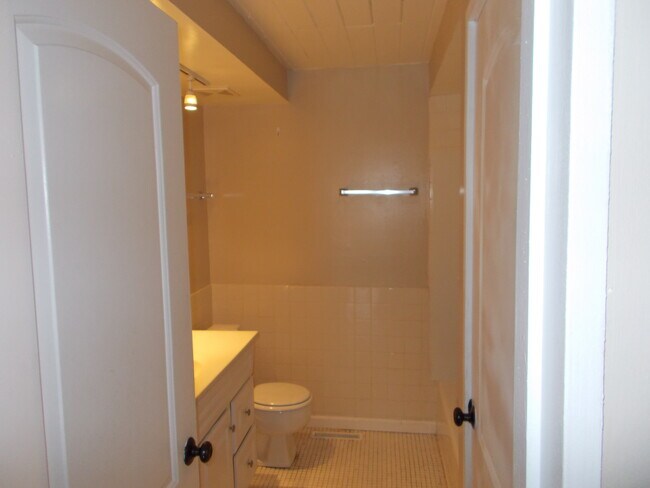 bathroom - 930 E Shady Way Unit 2