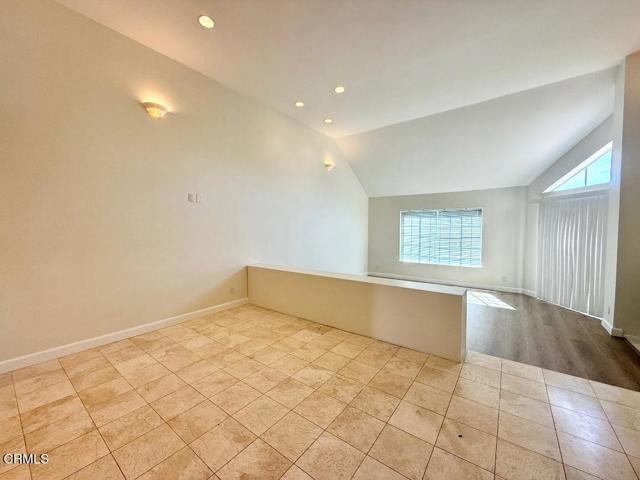 Photo - 574 Island View Cir