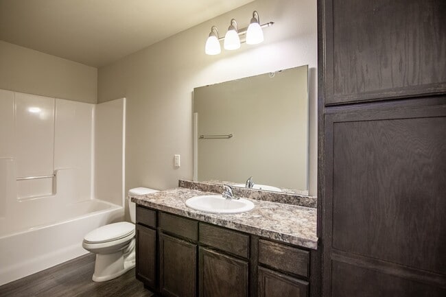 Eaglebrook at Prairie Grove Apartments