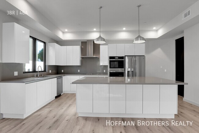 Photo - 816 N Orange Dr