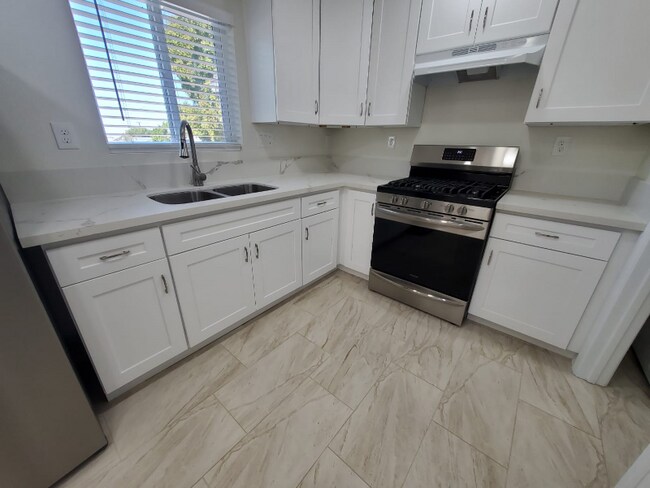 Photo - 1178 Via Alta