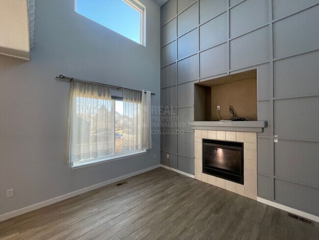 Photo - 16299 Blueleaf Pl