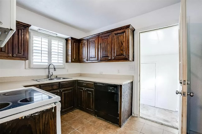 Photo - 1425 Cedar Crest Dr