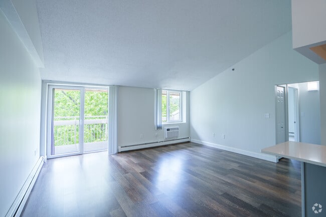 2BR, 2BA - 1,000SF - Living Room