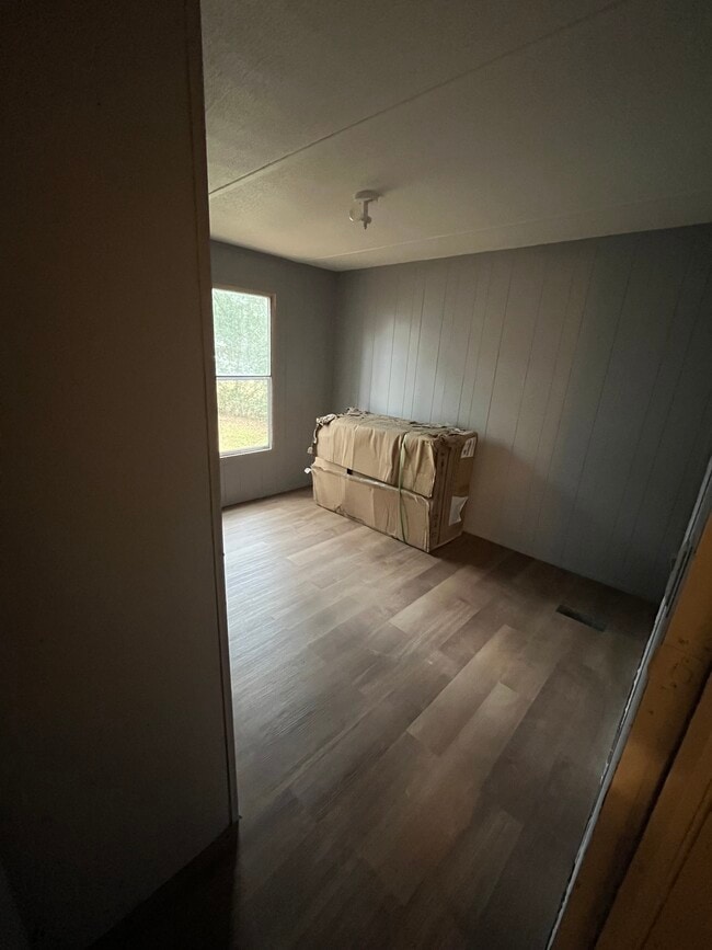 Photo - Trailer 2 Trailer