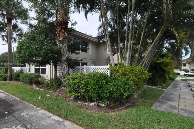 Photo - 3317 SW Sunset Trace Cir Townhome